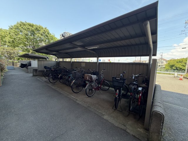 新規リノベーション／南向き／茅ヶ崎グランドハイツC棟の駐輪場