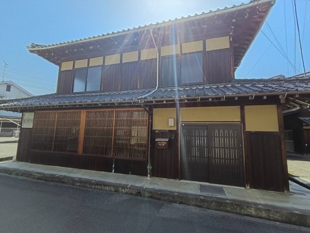 西条市氷見丙597-1　店舗付き住宅
