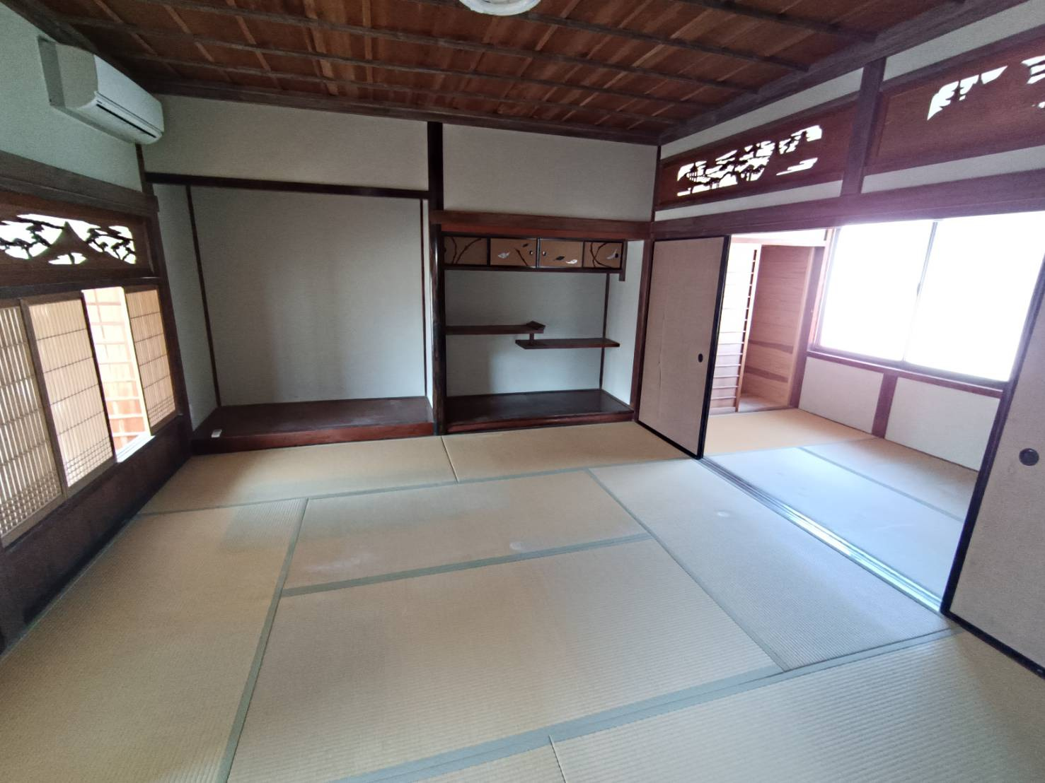 西条市氷見丙597-1　店舗付き住宅の和室