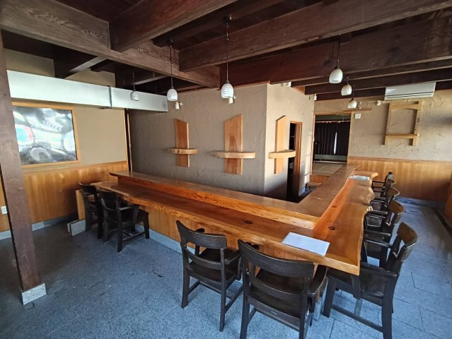 西条市氷見丙597-1　店舗付き住宅の内装