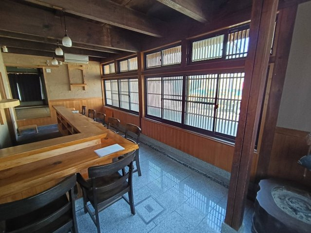 西条市氷見丙597-1　店舗付き住宅の内装