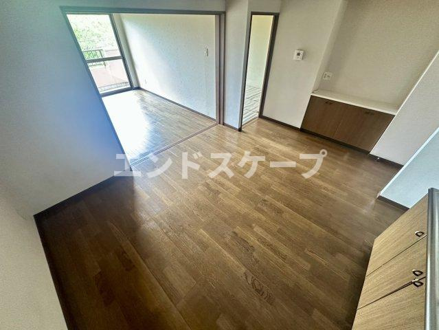 シャトーリバーサイドの居間・リビング|高崎、前橋のお部屋探しはエンドスケープまで！お客様の理想お聞かせ下さい♪