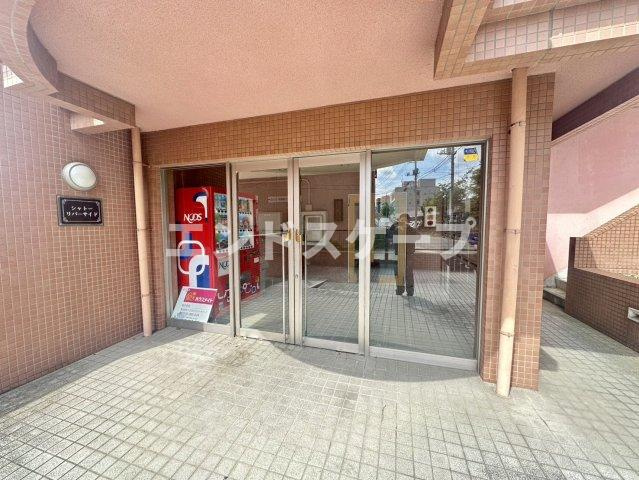 シャトーリバーサイドのエントランス|高崎、前橋のお部屋探しはエンドスケープまで！お客様の理想お聞かせ下さい♪