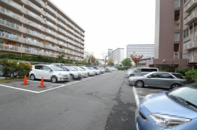 【駐車場】 | シーアイハイツ南千里C棟 | サイトに掲載されていない箇所の写真、撮影してお届けさせて頂きます！気になる物件で、見たい部分の画像が無い場合は、弊社スタッフまでご連絡下さいませ。お客様の気になる箇所を、カメラにて撮影して参ります！