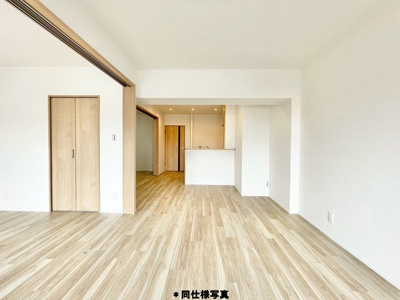 【居間・リビング】 | シーアイハイツ南千里C棟 | エイブルだけの嬉しいサービス、ご用意しております。詳細は、お気軽に当社までお問合せ下さいませ！