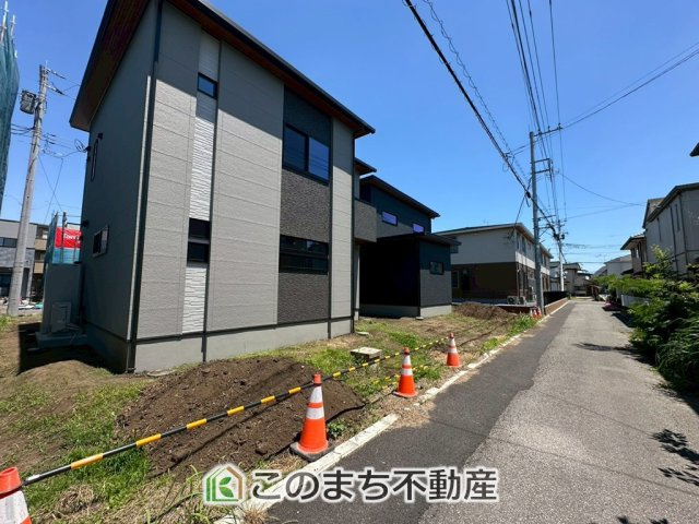 タマタウン宇都宮市細谷町Ⅱの前面道路含む現地写真|南側と北側の二方向が道路となっておりますので、開放感がございます☆