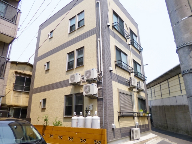 グランシャレー神谷の外観|窓が大きくていいですね！