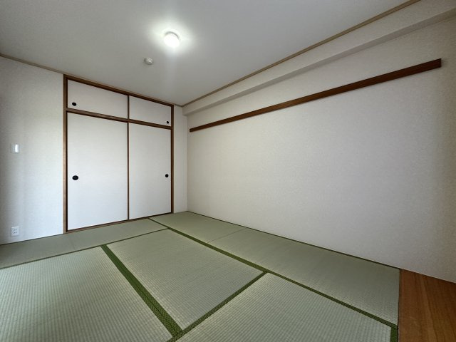 ネクステージ西神中央 D棟の和室
