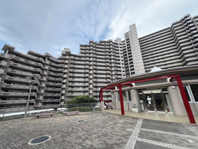 ネクステージ西神中央 D棟の外観