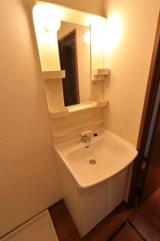 ストークシャトル　B棟の洗面所