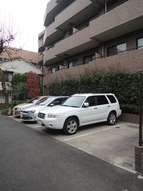 ソレイユほその の駐車場
