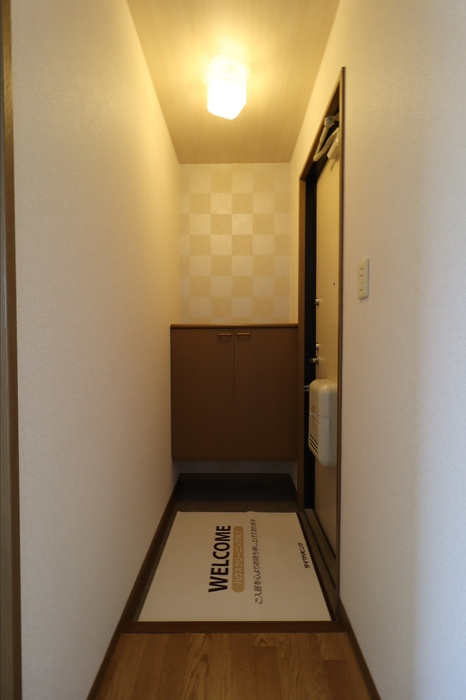 ハイカムール花尻　A棟の玄関