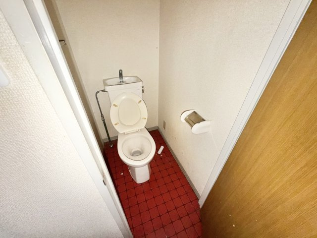 ホーリーグランド稲毛山王のトイレ