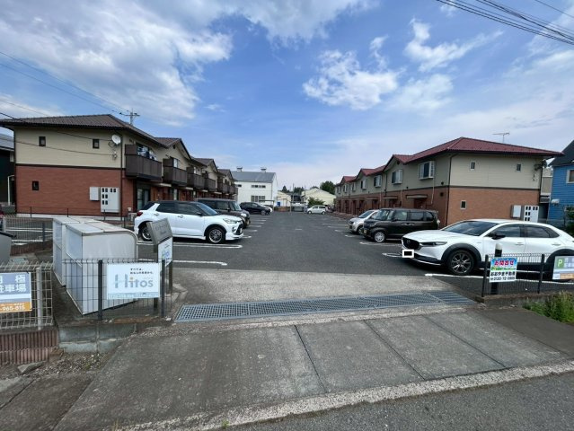 栃木県栃木市　二棟一括アパートの駐車場