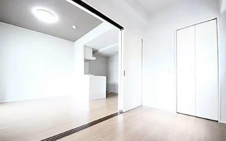 大阪市中央区松屋町の賃貸マンションの居間・リビング