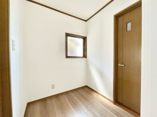 【内装】 | 宇治市広野町宮谷　中古戸建 | 【2階廊下】一度、実際にご覧になってみませんか？暮らしやすい周辺環境も含め、スタッフがご案内いたします。お家探しの第一歩としてでも大丈夫です(^^)/お気軽にお問い合わせ下さいね♪