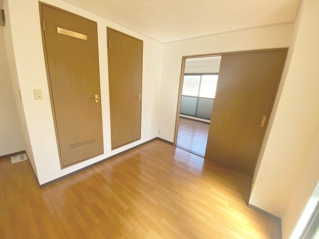 ライフシティサカイの内装