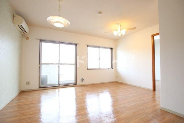 グランコート南町の居間・リビング|高崎、前橋のお部屋探しはエンドスケープまで！お客様の理想お聞かせ下さい♪