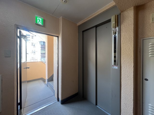 駅は２路線利用可！ハマスタ徒歩圏♪どこから見ても需要ありな１Ｒ。一周回って１Ｒの良さに気付ける【モナーク伊勢佐木】リフォームのその他共用部分