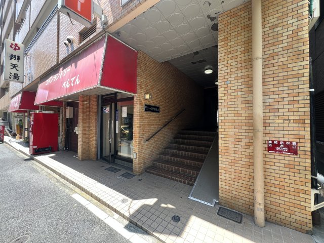 駅は２路線利用可！ハマスタ徒歩圏♪どこから見ても需要ありな１Ｒ。一周回って１Ｒの良さに気付ける【モナーク伊勢佐木】リフォーム