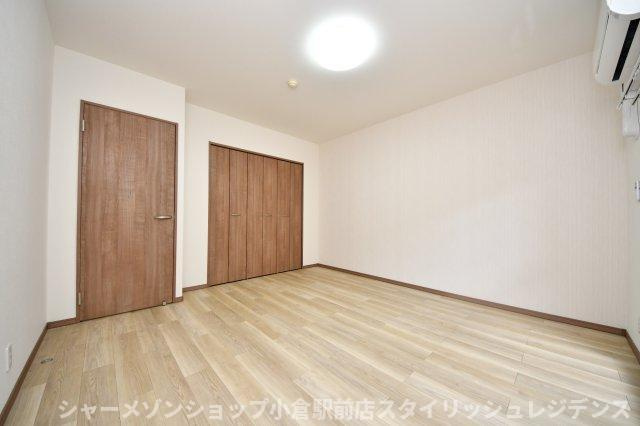 ペルル企救丘２番館の居間・リビング
