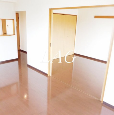 【居間・リビング】 | プロミネンスⅤ | 洋室のお部屋です。
