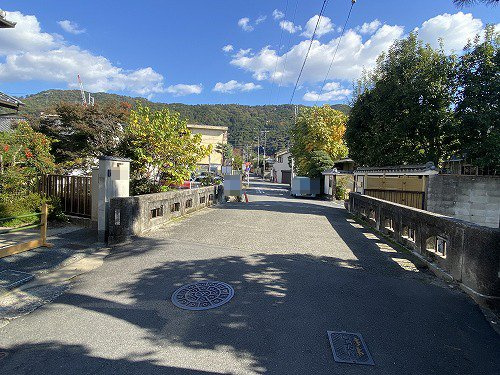 岡崎東天王町中古戸建の前面道路含む現地写真