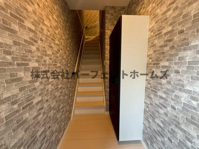 高野道ガレージハウスB棟の内装|明るい室内です