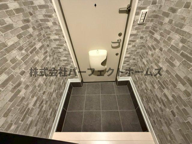 高野道ガレージハウスB棟の玄関|シンプルで使いやすい玄関です