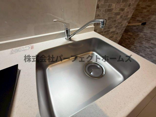高野道ガレージハウスB棟のキッチン|キッチンでお料理をお楽しみください