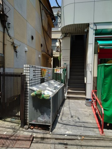 ＫＪビルのエントランス