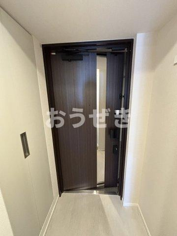 パークアクシス横浜伊勢佐木町通りの玄関