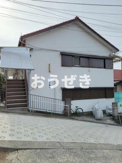 ヒルズ梶山の外観