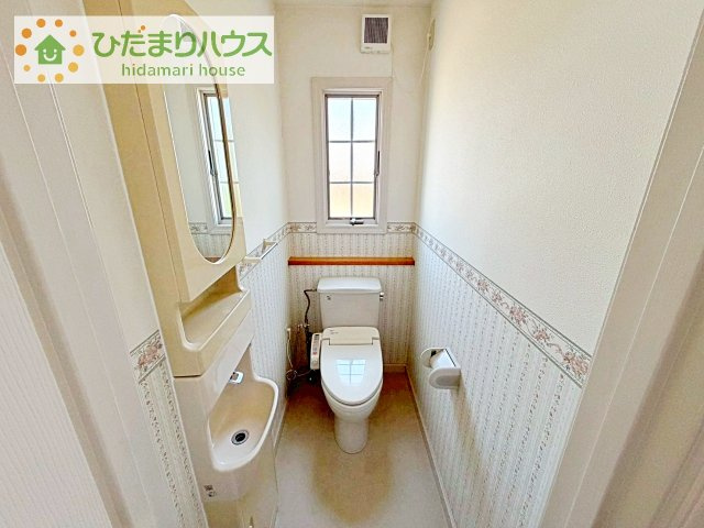 【トイレ】 | つくば市竹園3丁目　中古戸建 | 1・2階にトイレあり。階段を降りなくてもいいので、高齢者の方も優しい☆彡