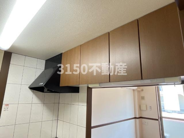 エクセレントＭＩＮＩ　Ｂのキッチン|キッチン吊り棚