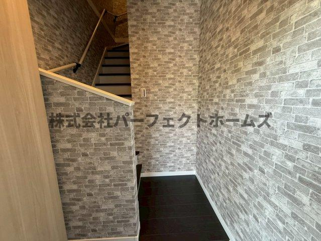 高野道ガレージハウスC棟の内装|明るい室内です