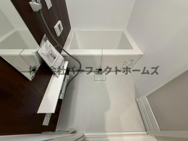 高野道ガレージハウスC棟の浴室|コンパクトで使いやすいお風呂です