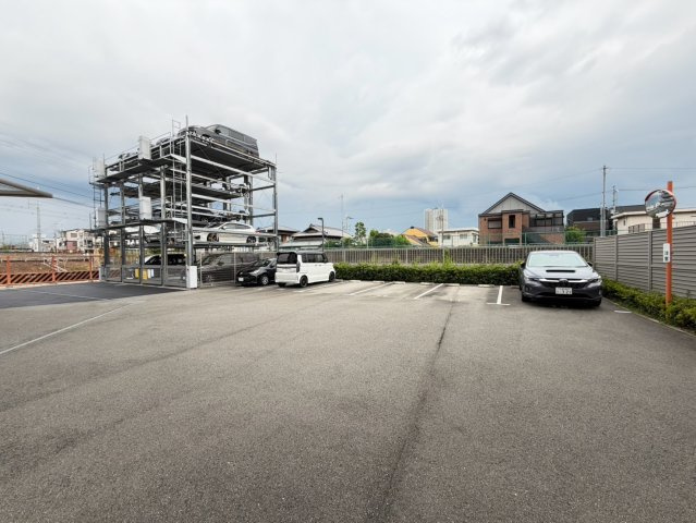 MIRAIMOスクエアの駐車場