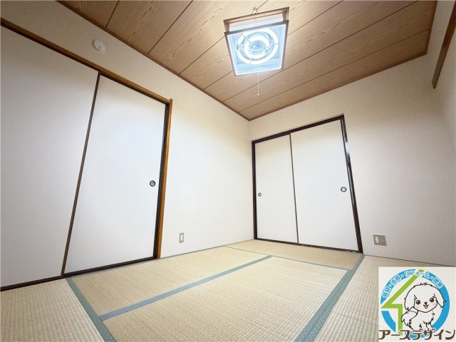 ロイヤルハイツ太寺の和室