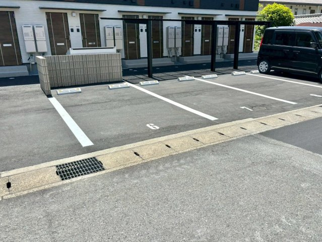 Fortisの駐車場