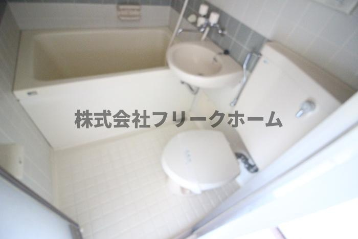 武蔵野市中町１丁目の賃貸マンションのトイレ