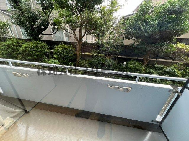武蔵野市中町１丁目の賃貸マンションのバルコニー