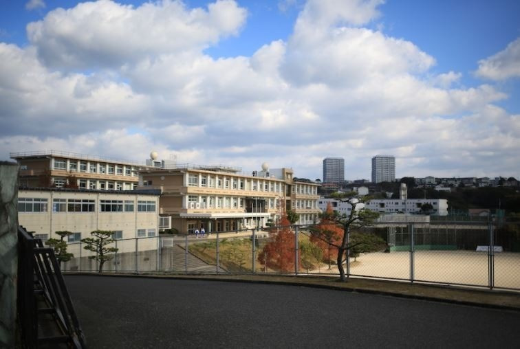 東浜町戸建ての周辺|崎辺中学校