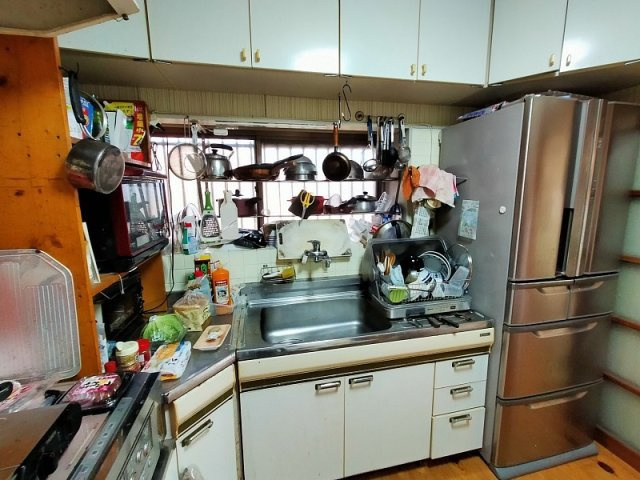 東浜町戸建てのキッチン