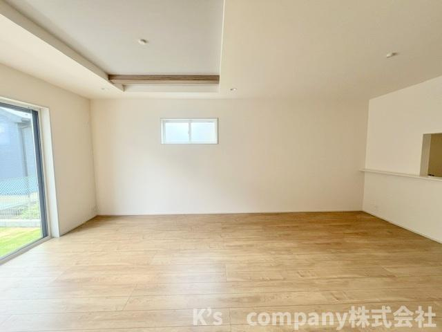◎茅ヶ崎市円蔵2丁目　新築戸建　4号棟の居間・リビング|家具の配置がしやすいリビングスペース◇