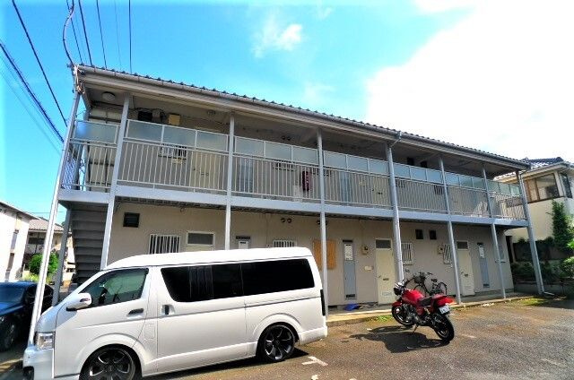 東大和市新堀３丁目のアパートの駐車場