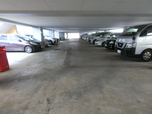 ヴェルドゥミールの駐車場