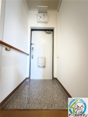 朝霧住宅の玄関