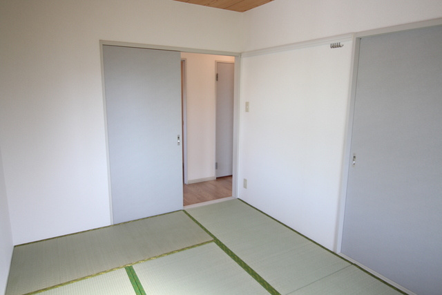 エクセレントおおしまAの和室