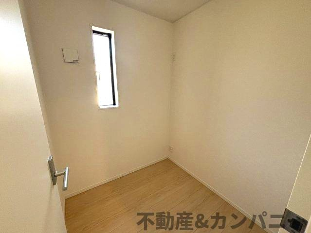 クレイドルガーデン松前町北川原第1-1号棟　伊予郡松前町大字北川原新築戸建の収納|大きいものを収納するのに便利です